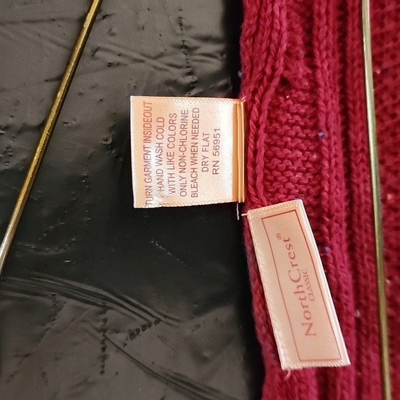 NorthCrest Burgandy Cable Knit Crewneck Sweater, Size Large - Picture 4 of 6